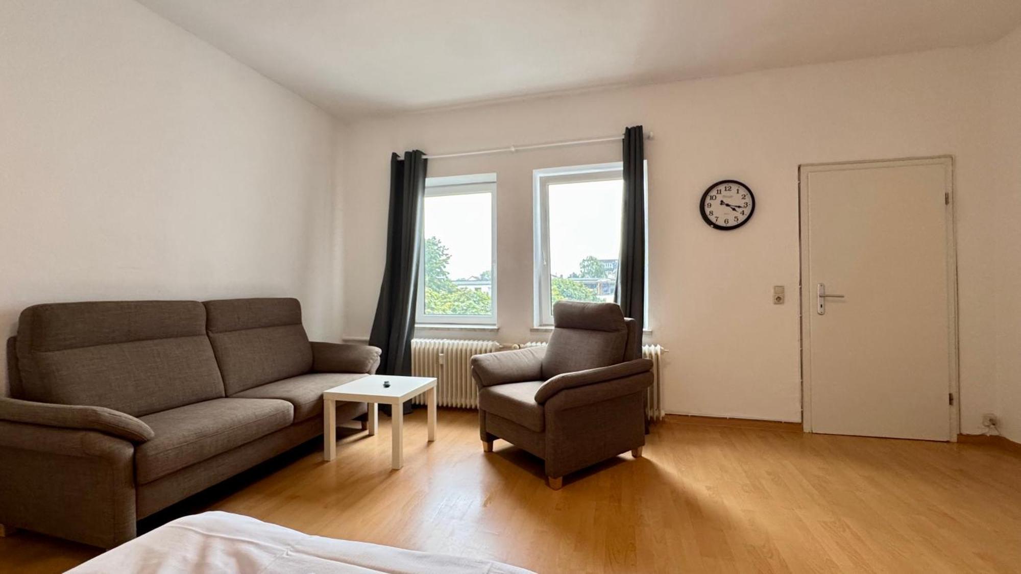 Apartments Im Herzen Von Neumuenster Innenstadt & Hbf Fusslaeufig, Mit Privatparkplatz Exterior foto