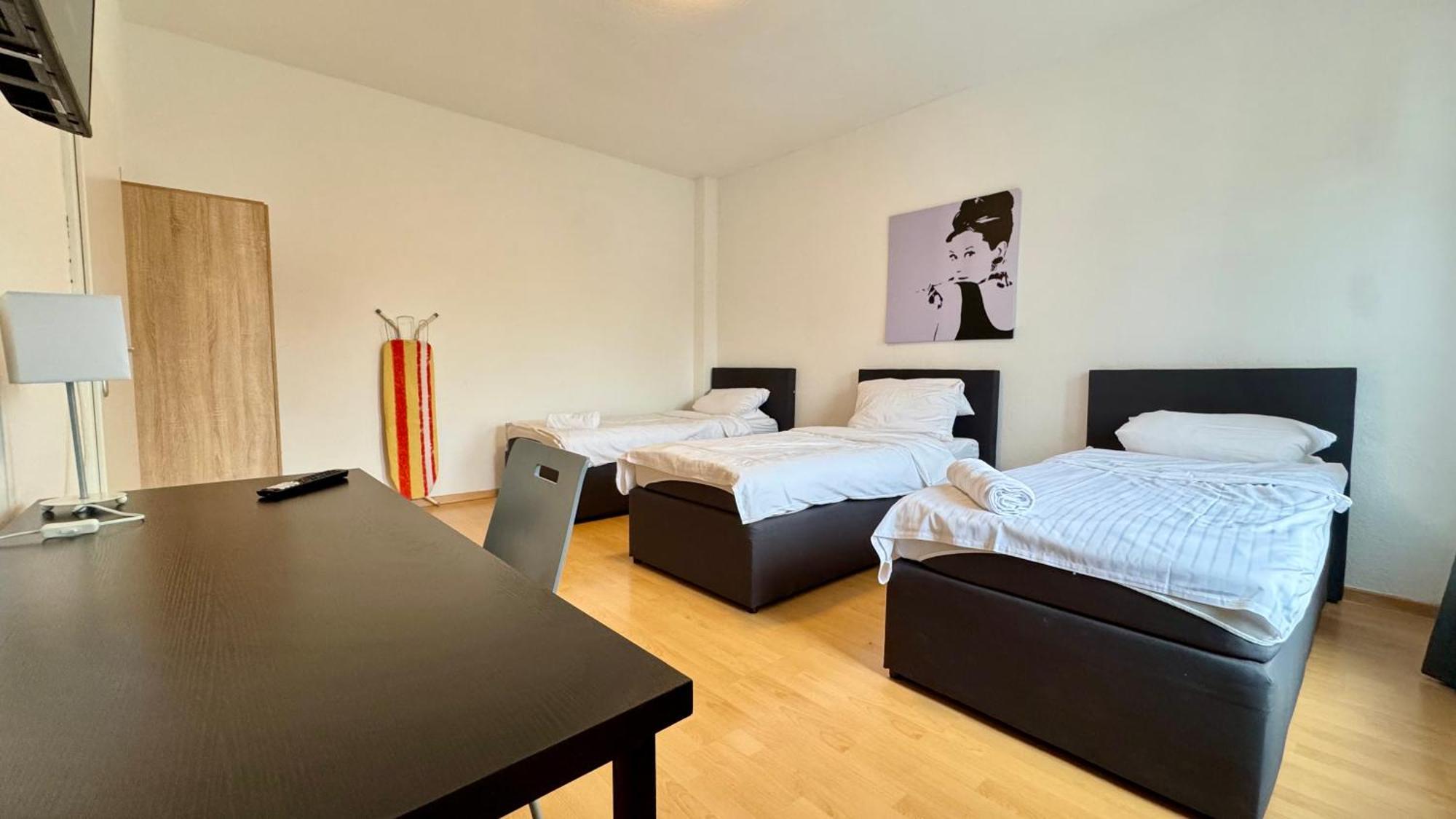 Apartments Im Herzen Von Neumuenster Innenstadt & Hbf Fusslaeufig, Mit Privatparkplatz Exterior foto