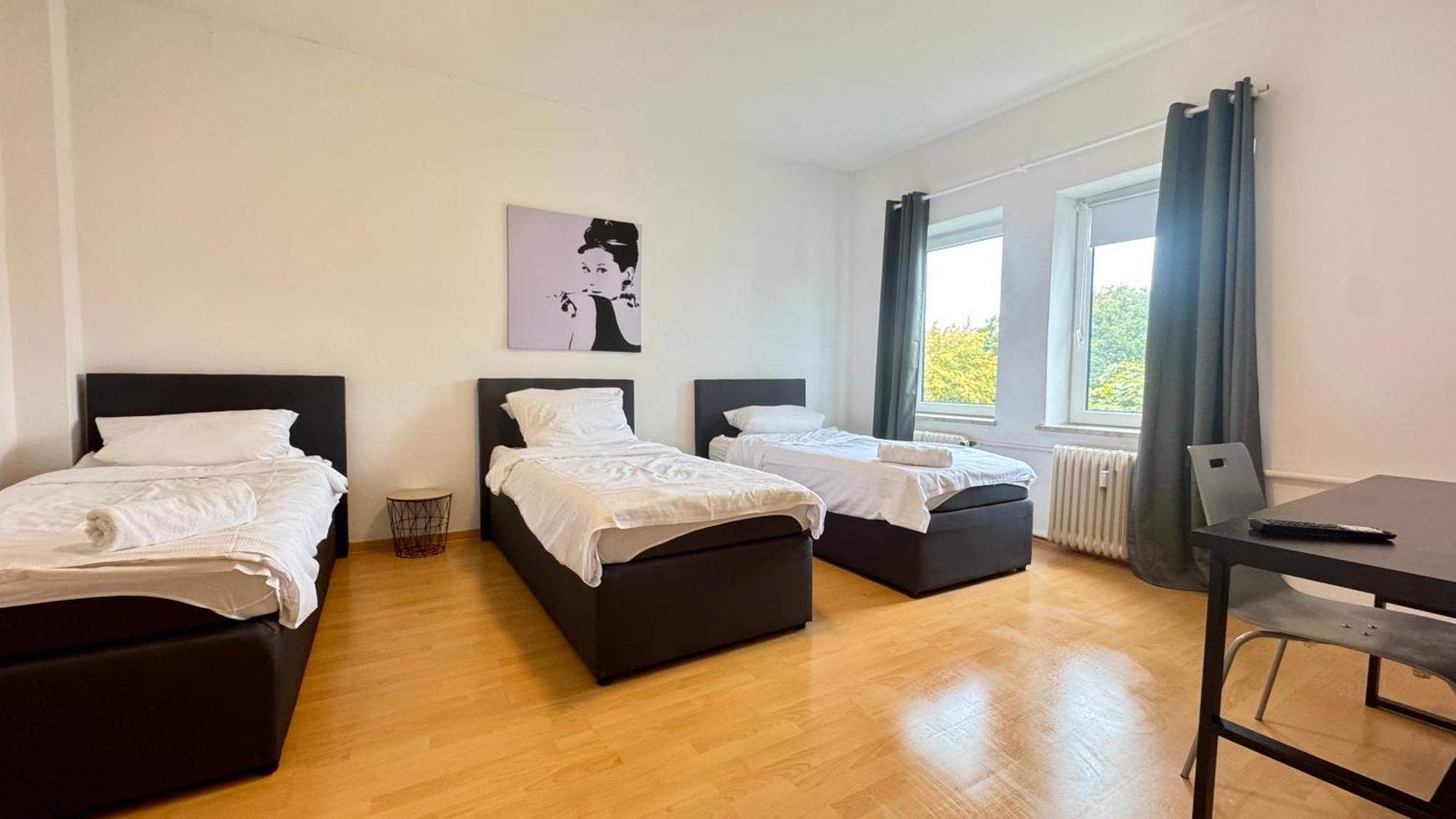 Apartments Im Herzen Von Neumuenster Innenstadt & Hbf Fusslaeufig, Mit Privatparkplatz Exterior foto